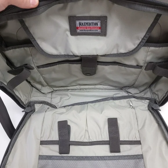 Maxpedition AGR Tactical Skyvale EDC Messenger Ripstop Military Laptop Bag Gray Duffel Bags